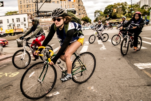 PEDAL POWER! CYCLISTS traverse neighborhoods across the Bronx at last year’s Tour de Bronx. File photo by Adi Talwar/Montefiore Health System